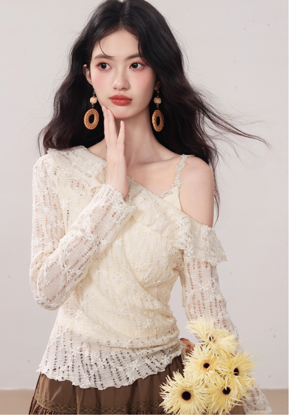 Set áo lệch vai kèm áo trong và chân váy ngắn, họa tiết hoa nhí