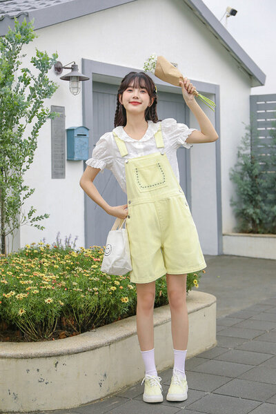 Quần yếm nữ túi lớn thêu hoa