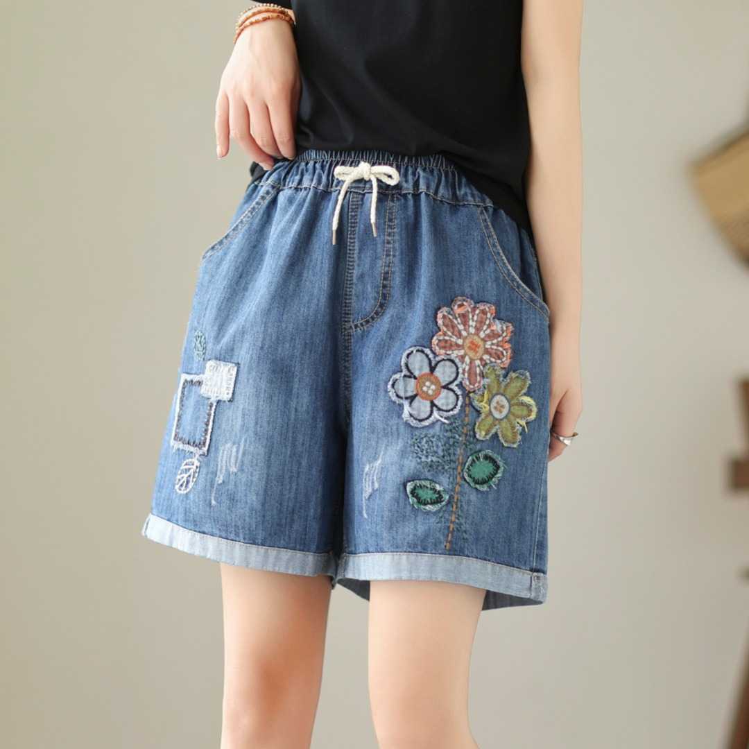 Quần short jeans thêu hoa