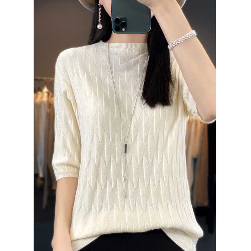 Áo len nữ dệt kim cổ cao màu trơn