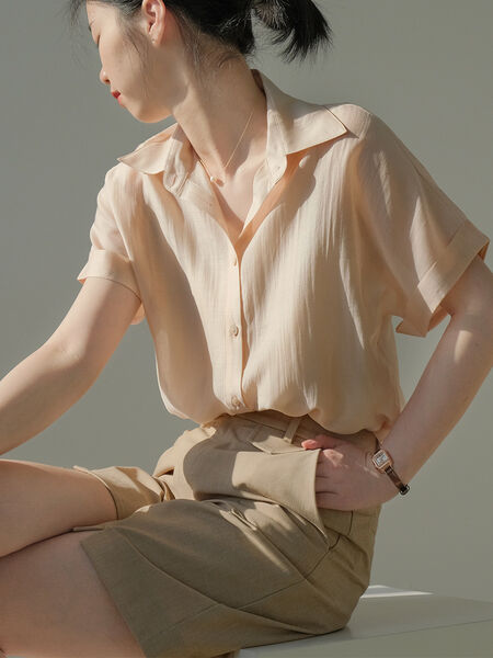 Áo sơ mi xếp nếp tay ngắn rộng rãi cho nữ   