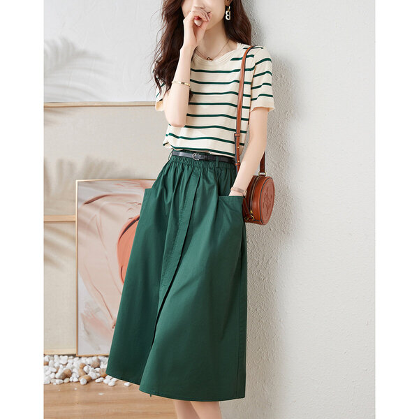 Set đồ nữ 2 món kẻ sọc mùa hè: áo thun len và chân váy lưng...