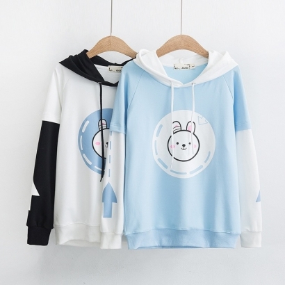 Áo hoodie hình thỏ con nhắm một mắt