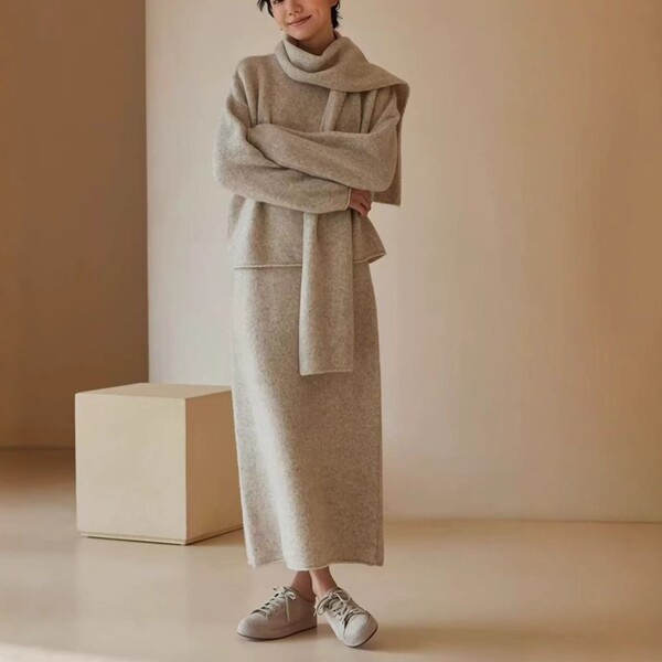 Set áo len dáng rộng + chân váy dài kèm khăn choàng mùa thu đông