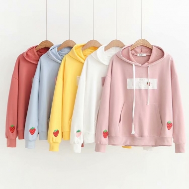 Áo hoodie hình trái dâu tây