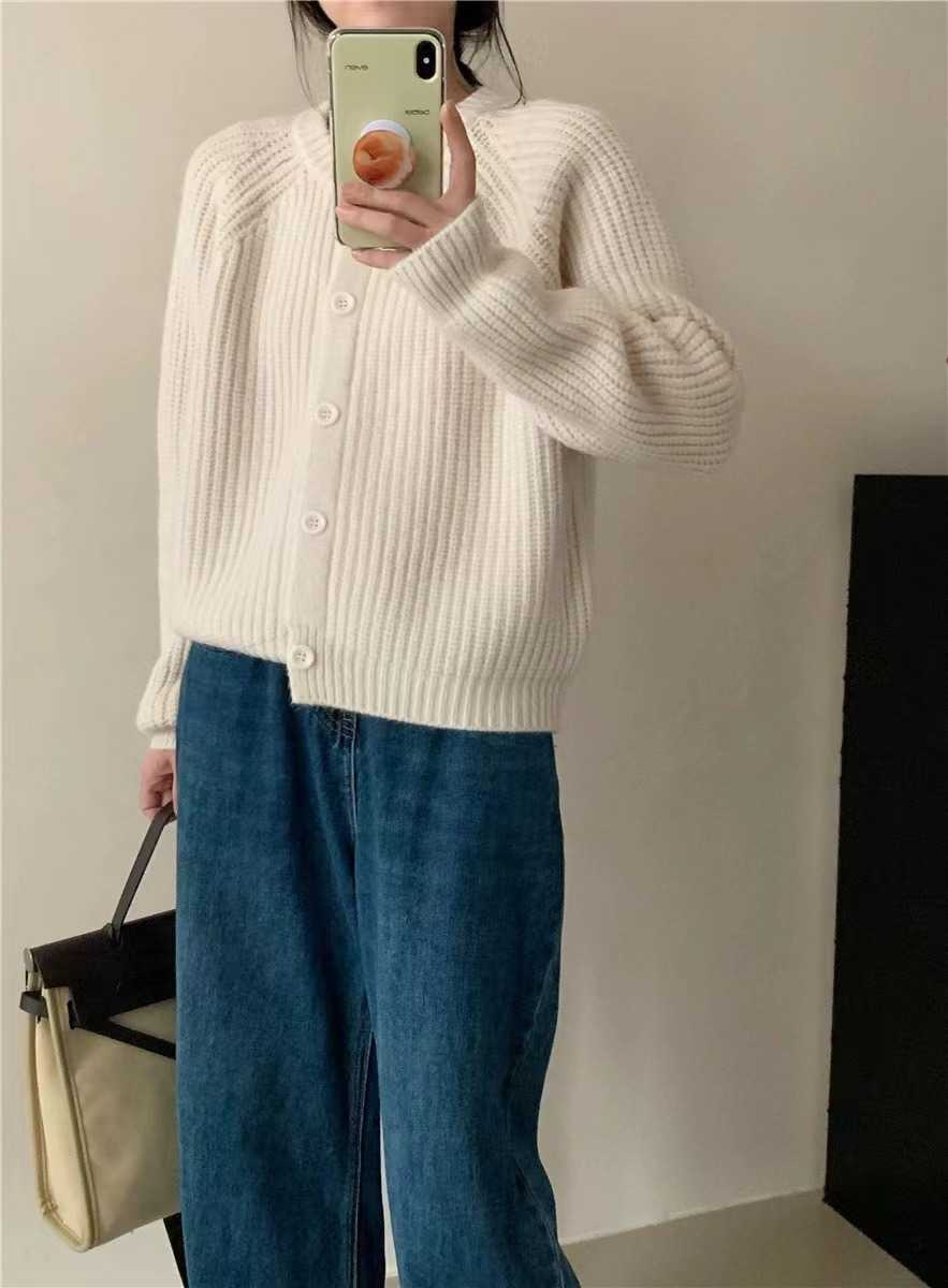 Áo len nữ dệt kim cổ tròn màu trơn dày dặn