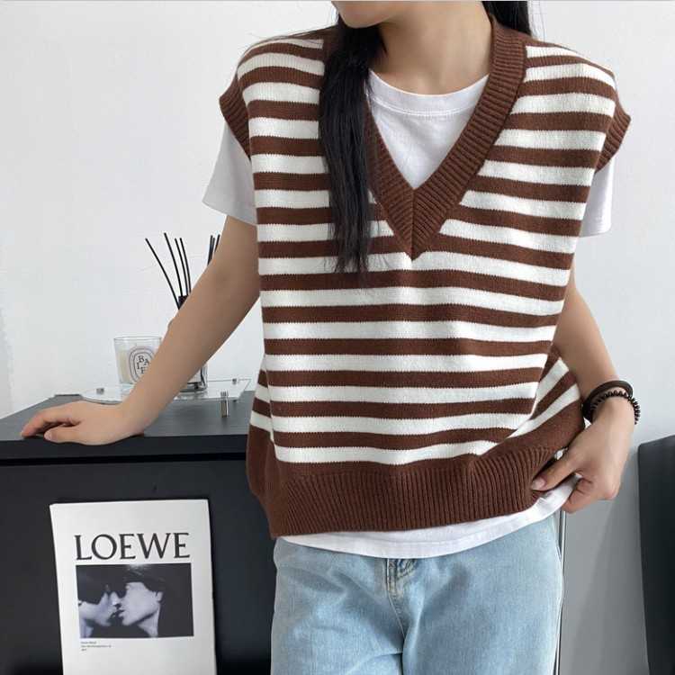 Áo len gile nữ sọc ngang dệt kim 