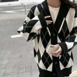Áo khoác len cardigan nữ họa tiết quả trám phong cách retro