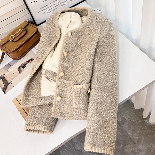 Áo khoác dạ nữ dáng ngắn có lớp lót lông vũ dày dặn giữ...