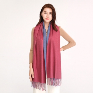 Khăn choàng phong cách đơn giản