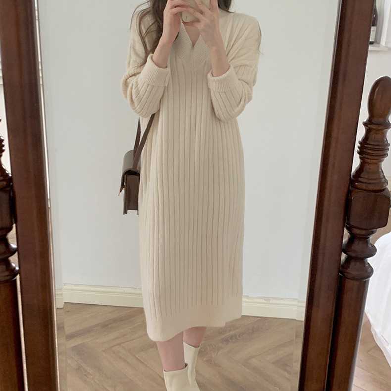 Váy len dài dệt kim cổ chữ v