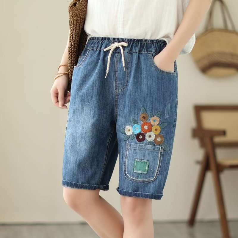 Quần short jean thêu họa tiết hoa xinh xắn