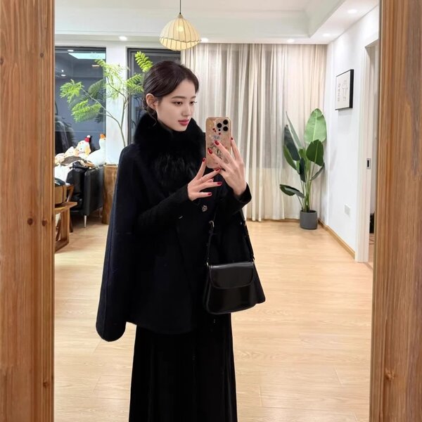 Áo khoác dạ dáng cape phối khăn choàng lông cáo sang trọng và...