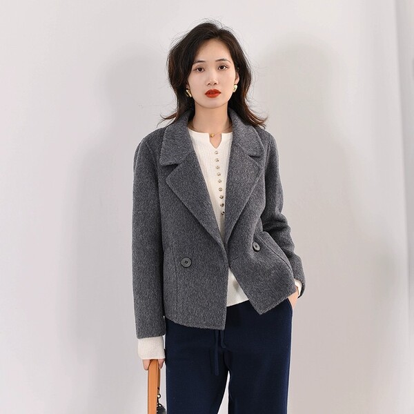 Áo khoác dạ lông cừu form ngắn cho nữ