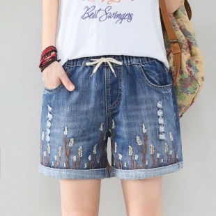 Quần short jean nữ thêu hoa sờn rách