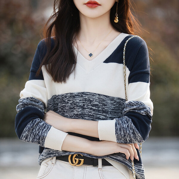 Áo len nữ tay dài cổ chữ V