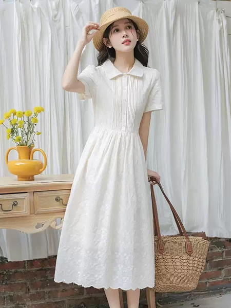 Đầm phong cách retro mùa hè