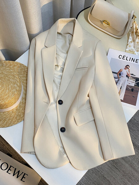Áo khoác blazer nữ phong cách đơn giản