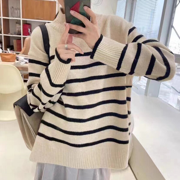 Áo len chui đầu kẻ sọc cổ cao