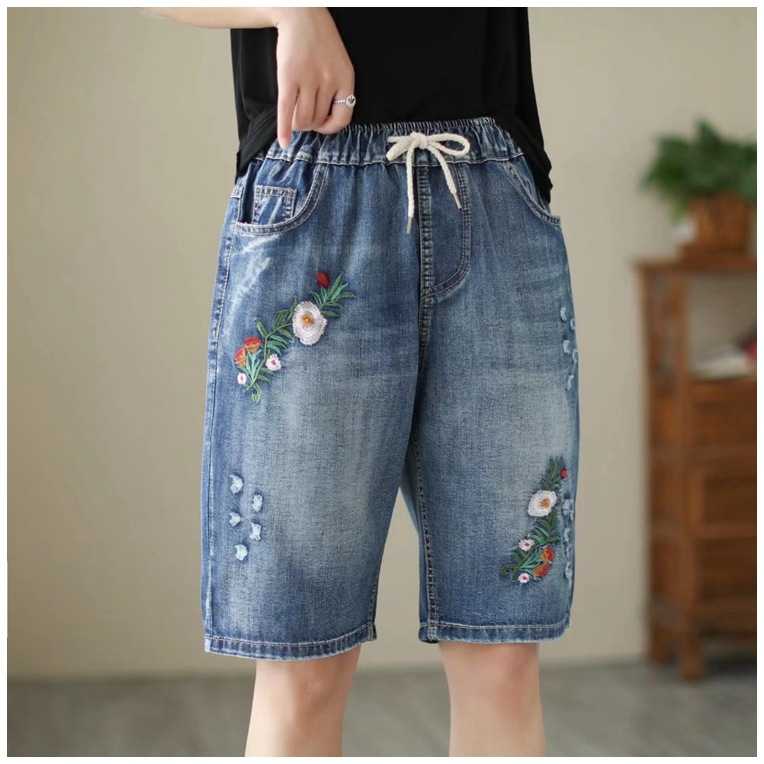 Quần short jean nữ phong cách retro