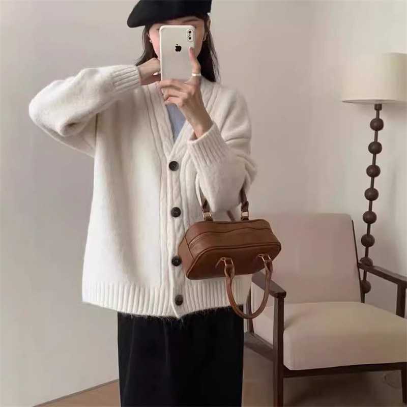 Áo khoác len nữ cổ V họa tiết xoắn dáng suông