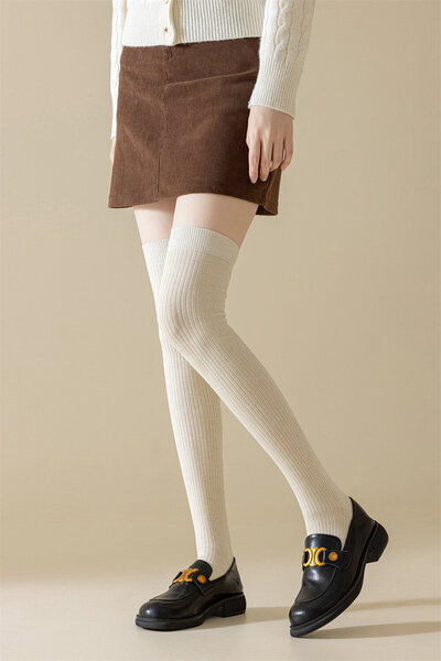 Vớ len cao qua gối cho mùa thu đông