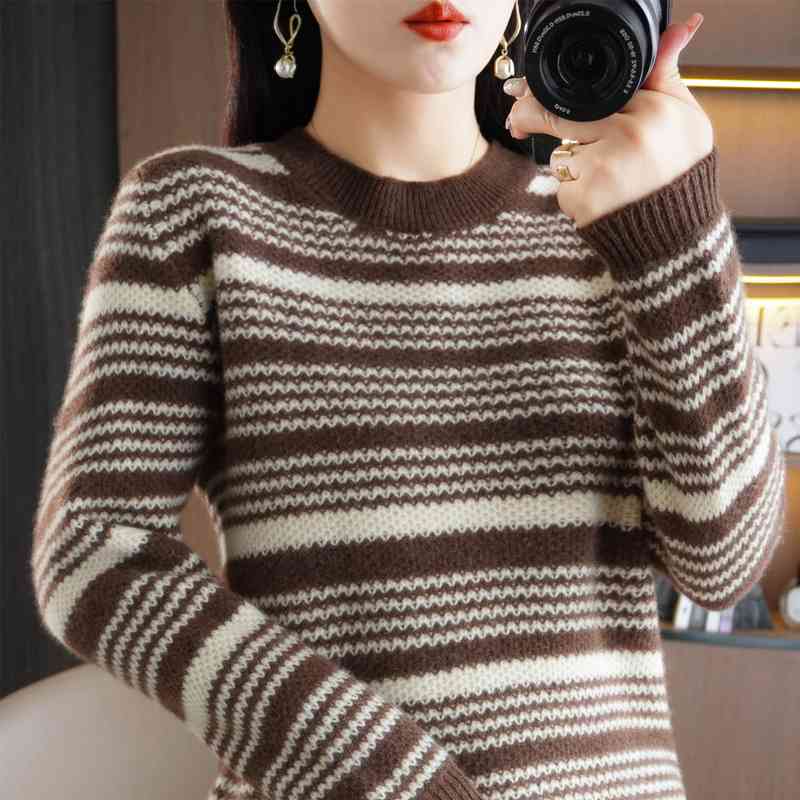 Áo len dày nữ sọc ngang tương phản mùa thu đông 