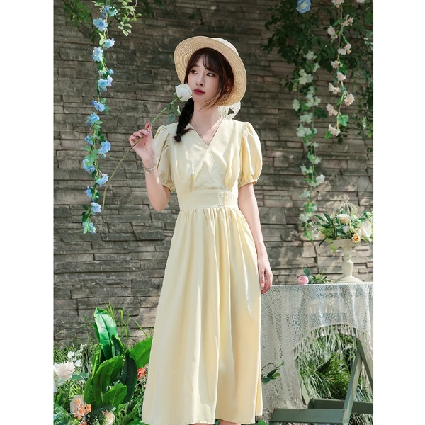 Đầm dài dáng chữ A eo cao màu vàng kem ngọt ngào phong cách