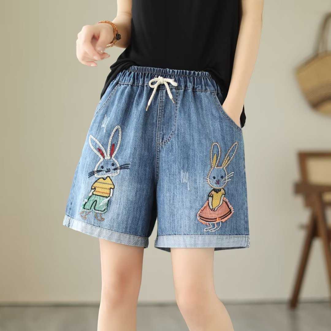 Quần short jean nữ thêu hình thỏ