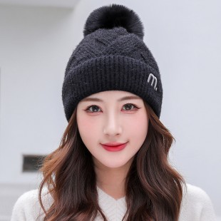 Mũ len nữ đính quả bông