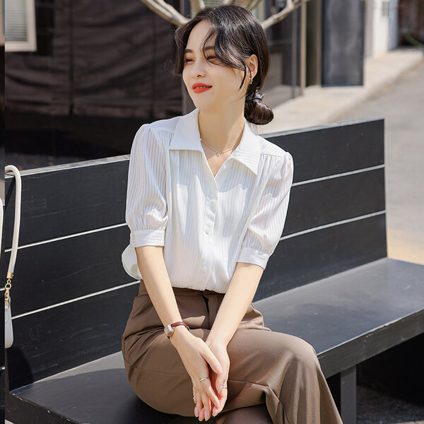 Áo sơ mi nữ tay ngắn cổ chữ v 